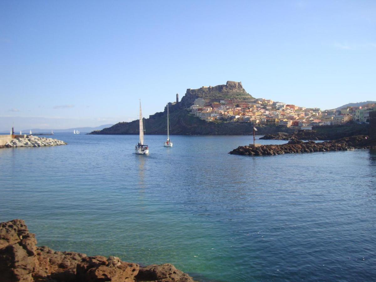 Mi Casa El Mar! Grazioso Attico 400 Mt Alla Spiaggia E Al Centro Castelsardo Exterior photo